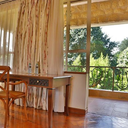 Zereniti House Hotel Muyaka Bagian luar foto