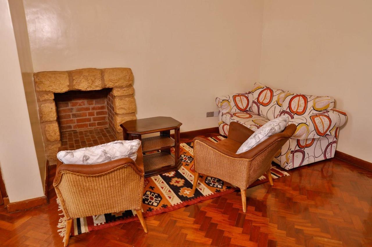 Zereniti House Hotel Muyaka Bagian luar foto