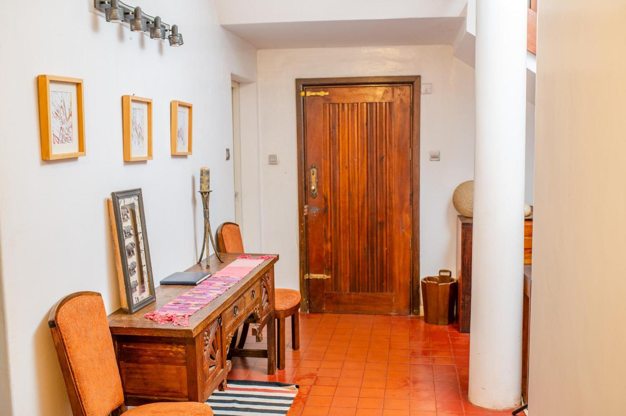 Zereniti House Hotel Muyaka Bagian luar foto