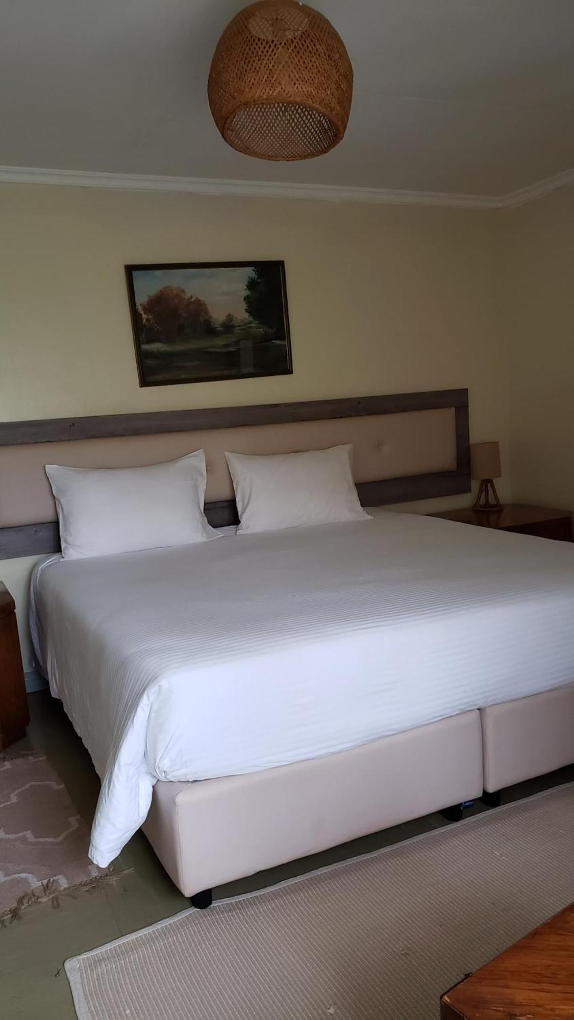 Zereniti House Hotel Muyaka Bagian luar foto
