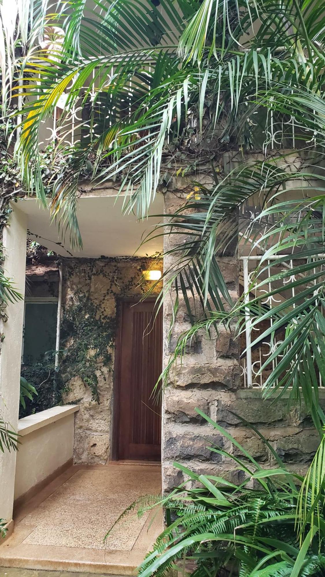 Zereniti House Hotel Muyaka Bagian luar foto