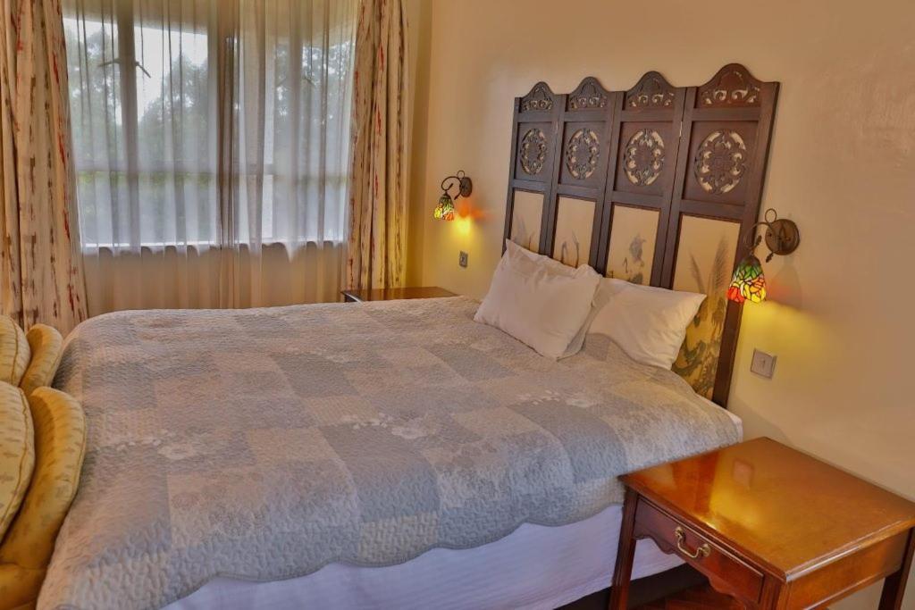 Zereniti House Hotel Muyaka Bagian luar foto
