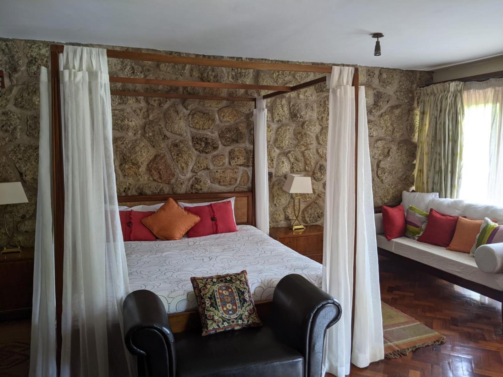 Zereniti House Hotel Muyaka Bagian luar foto