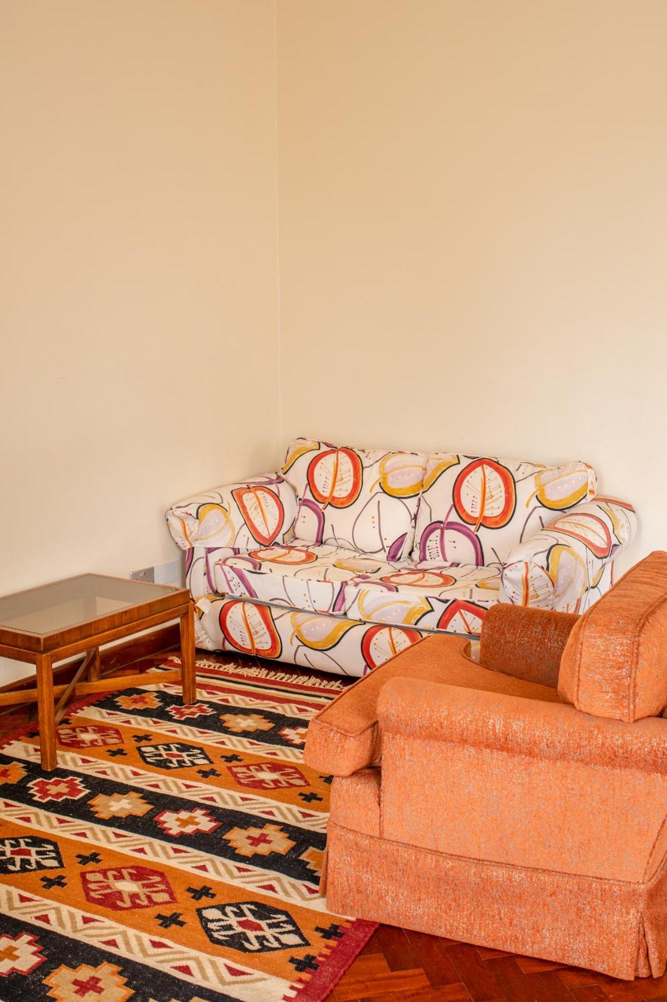 Zereniti House Hotel Muyaka Bagian luar foto