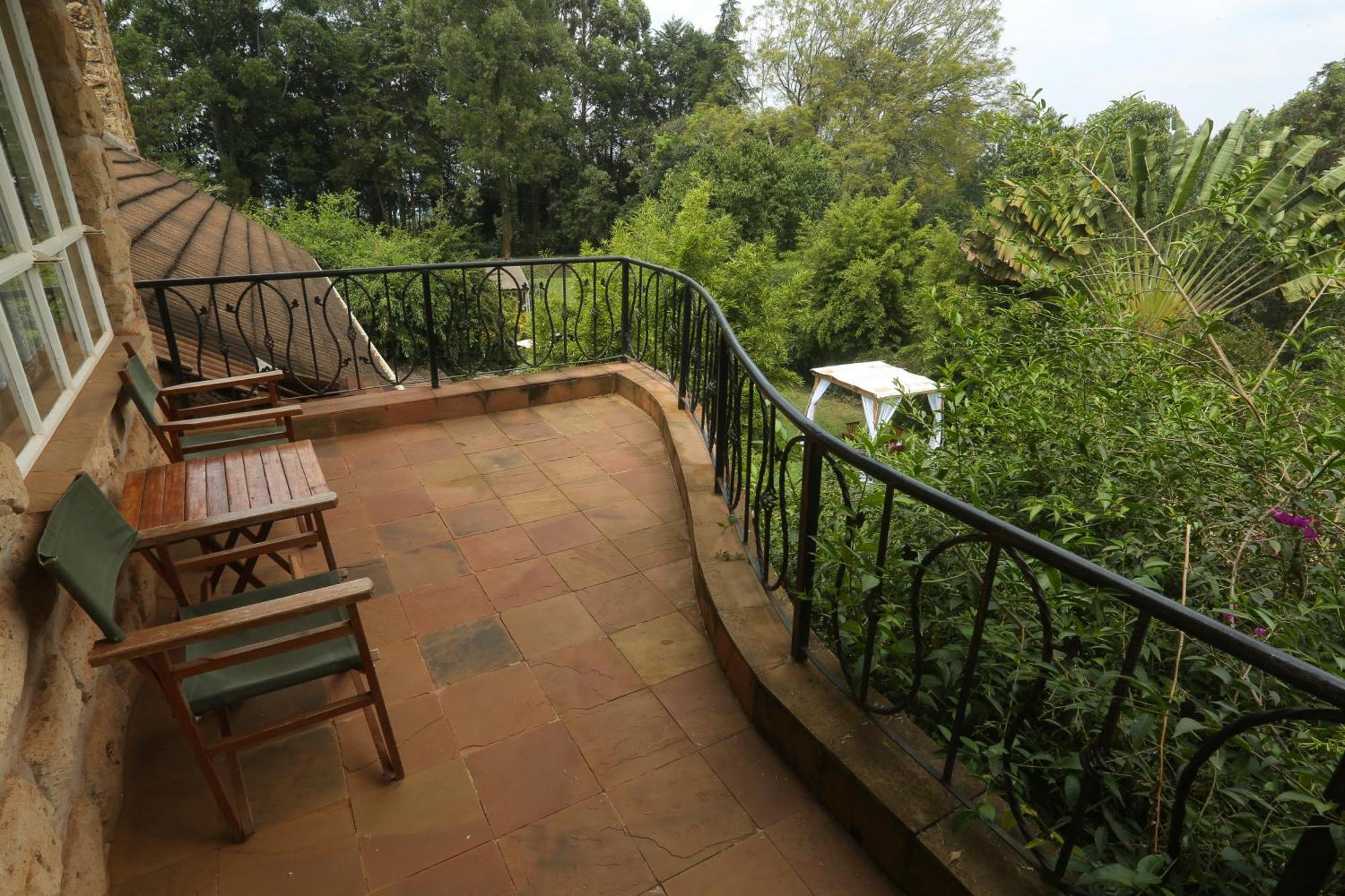 Zereniti House Hotel Muyaka Bagian luar foto